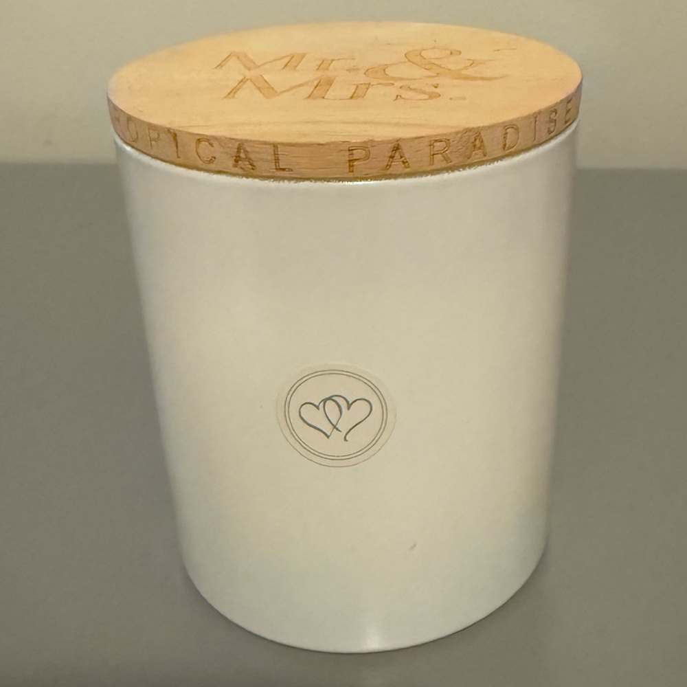 Mr & Mrs Sand + Fog Tropical Paradise Candle 8oz